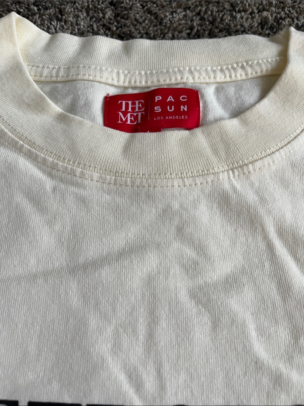 PacSun -Metropolitan Museum of Art New York City Graphic Tee - Cream large. - Picture 4 of 8